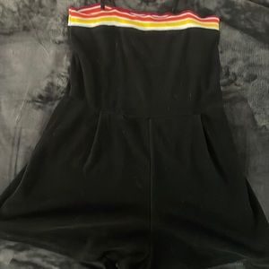 Wild Fable, XS, black with red, orange, yellow stripes at top smoke-free home